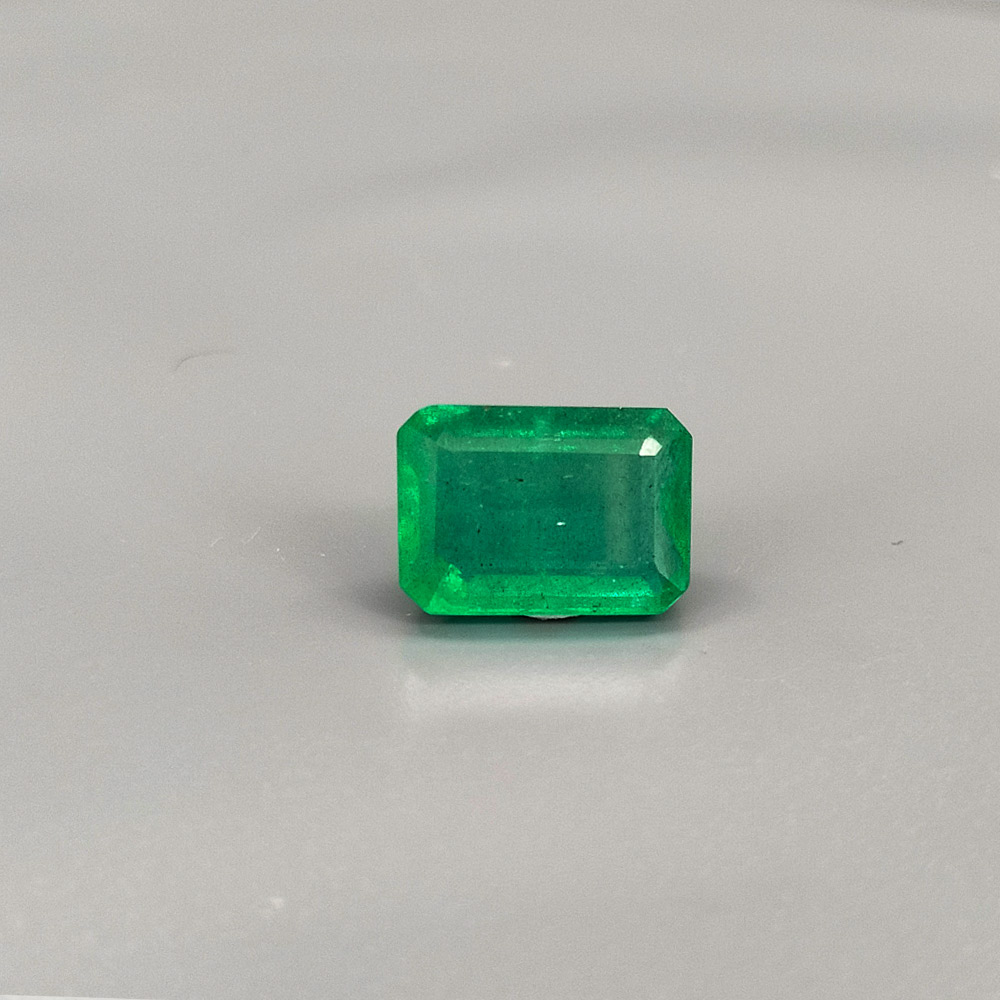 Premium quality Emerald gemstone